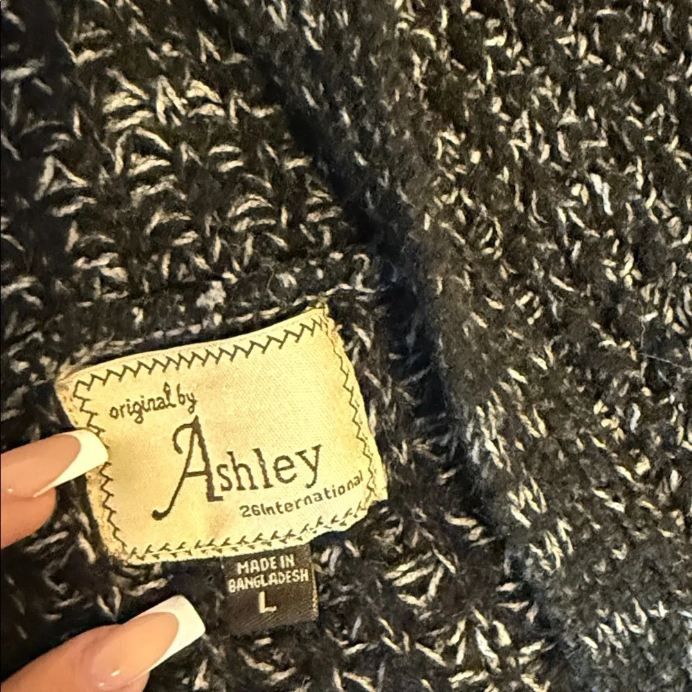 Ashley By 26 International Black and Gray Cardigan - Picture 2 of 4